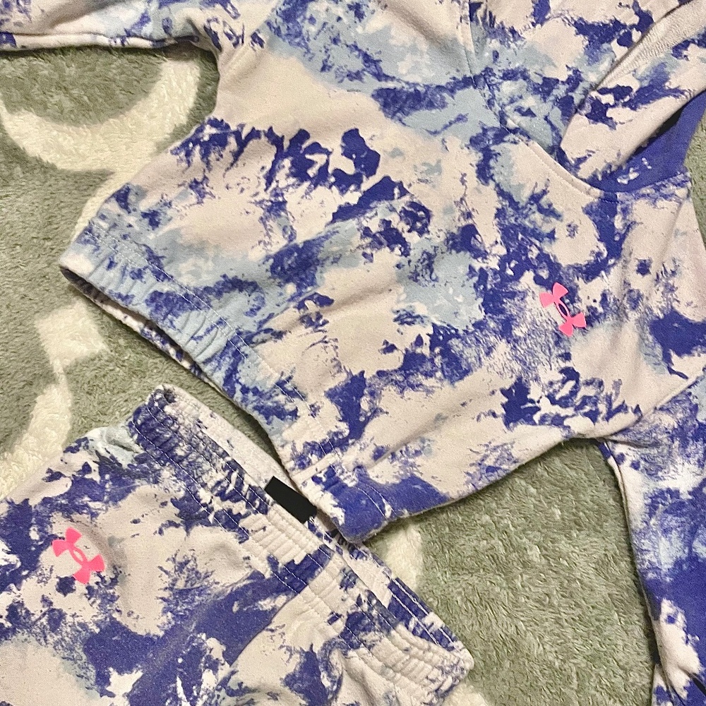 Size 3T Under Armour Tie-Dye Matching Hoodie and Sweatpants